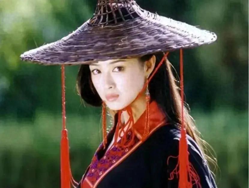 “坏女人”蒋欣：被指情商低，40岁还单身，称很多人不敢跟她交往