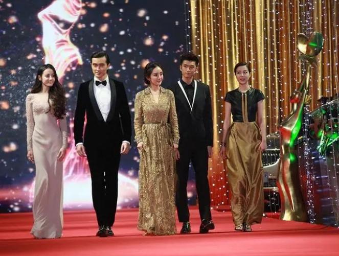 娱乐圈的颁奖_娱乐圈奖项质疑_童瑶白玉兰视后争议