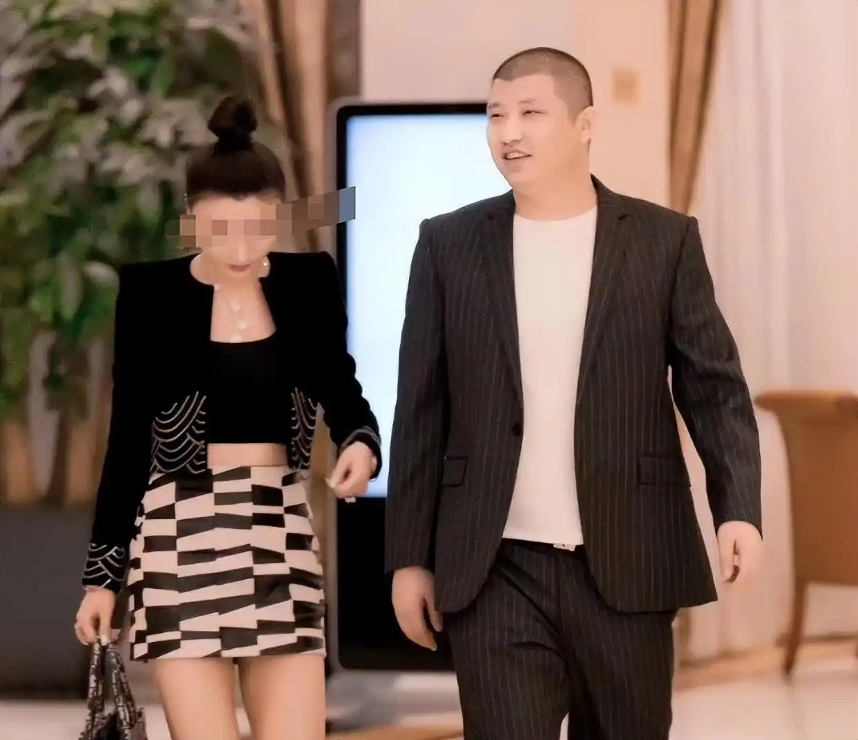 二驴怒怼八卦主播_快手网红八卦天狼-_ks平台八卦主播