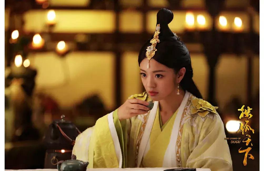 安以轩进娱乐圈时间_安以轩 独孤天下 小叮当